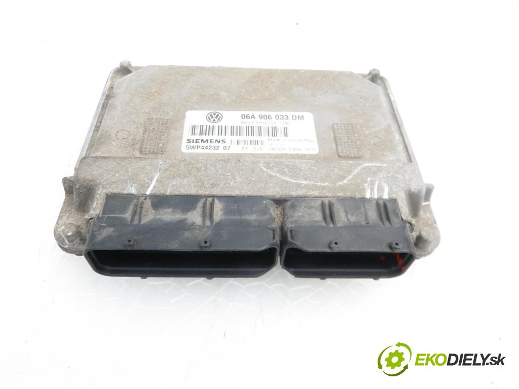SKODA OCTAVIA I (1U2) LIFTBACK 2007 1595,00 Sterowniki silnika 1595,00 Riadiaca jednotka Motor 06A906033DM; 5WP44232