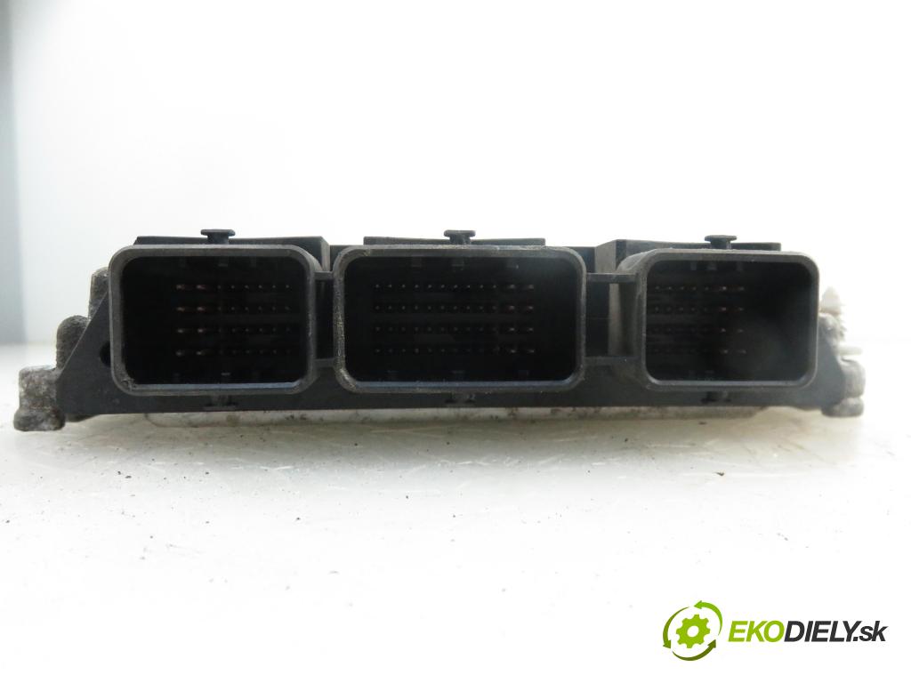 FORD FOCUS C-MAX (DM2) MINIVAN 2003 1560,00 Sterowniki silnika 1560,00 Riadiaca jednotka Motor 0281011263; 3M5112A650MA