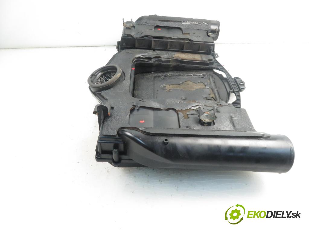 MERCEDES-BENZ KLASA E coupe (C207) COUPE 2010 3498,00 Obudowy filtrów powietrza 3498,00 Obal filtra vzduchu 2730902201 (Obaly filtrov vzduchu)