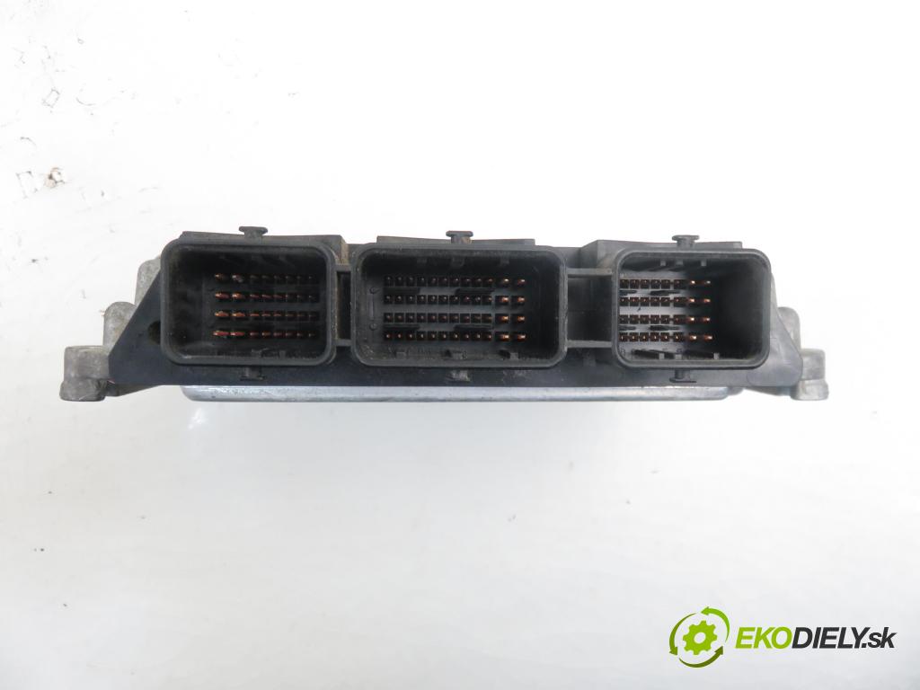 RENAULT SCENIC II (JM0/1_) MINIVAN 2005 1870,00 Sterowniki silnika 1870,00 Riadiaca jednotka Motor 8200558304; 8200391966; 0281012769