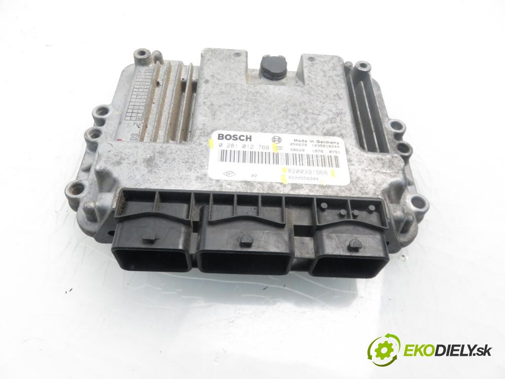 RENAULT SCENIC II (JM0/1_) MINIVAN 2005 1870,00 Sterowniki silnika 1870,00 Riadiaca jednotka Motor 8200558304; 8200391966; 0281012769