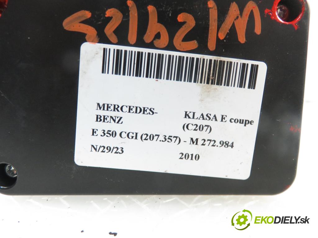 MERCEDES-BENZ KLASA E coupe (C207) COUPE 2010 3498,00 Fotele, kanapy 3498,00 pumpa sedačky 5998200010