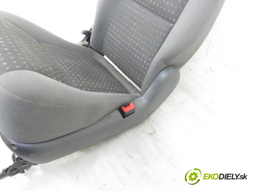 FORD GALAXY (WGR) MINIVAN 2005 1896,00 Fotele, kanapy 1896,00 Sedadlo 3 RIADOK: ľavy