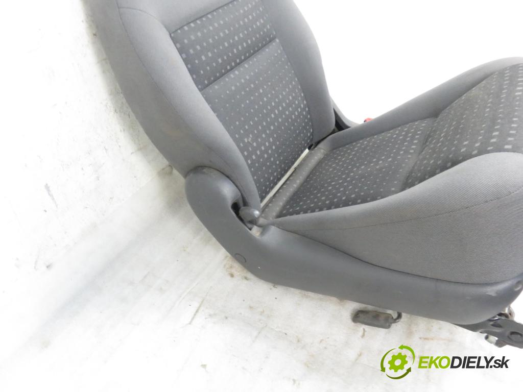 FORD GALAXY (WGR) MINIVAN 2005 1896,00 Fotele, kanapy 1896,00 Sedadlo 3 RIADOK: ľavy