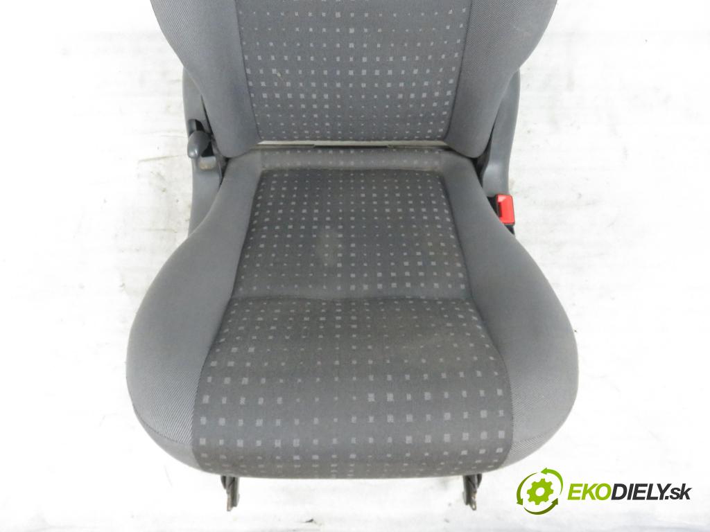 FORD GALAXY (WGR) MINIVAN 2005 1896,00 Fotele, kanapy 1896,00 Sedadlo 3 RIADOK: ľavy