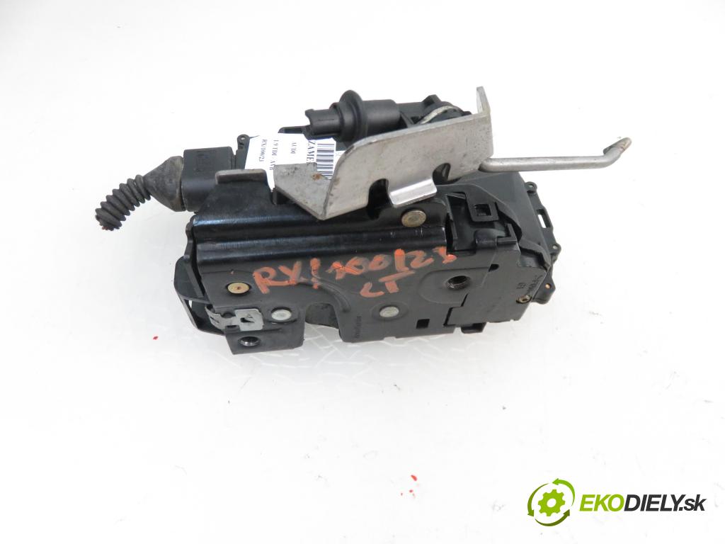 AUDI A4 Avant (8E5, B6) KOMBI 2004 74,00 1.9 TDI PD 101 - AVB 1896,00 zámok 8E0839015C