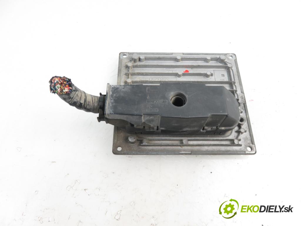 MAZDA 2 (DY) HB 2003 1242,00 Sterowniki silnika 1242,00 Riadiaca jednotka Motor 3S6112A650CB; S118107004D