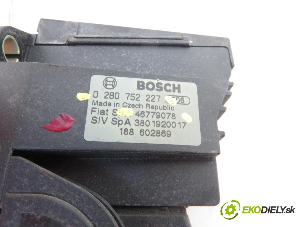 FIAT STILO (192_) HB 2002 1596,00 Pozostałe 1596,00 Potenciometer plynového pedálu 46779078; 0280752227; 6PV00777003 (Pedále)