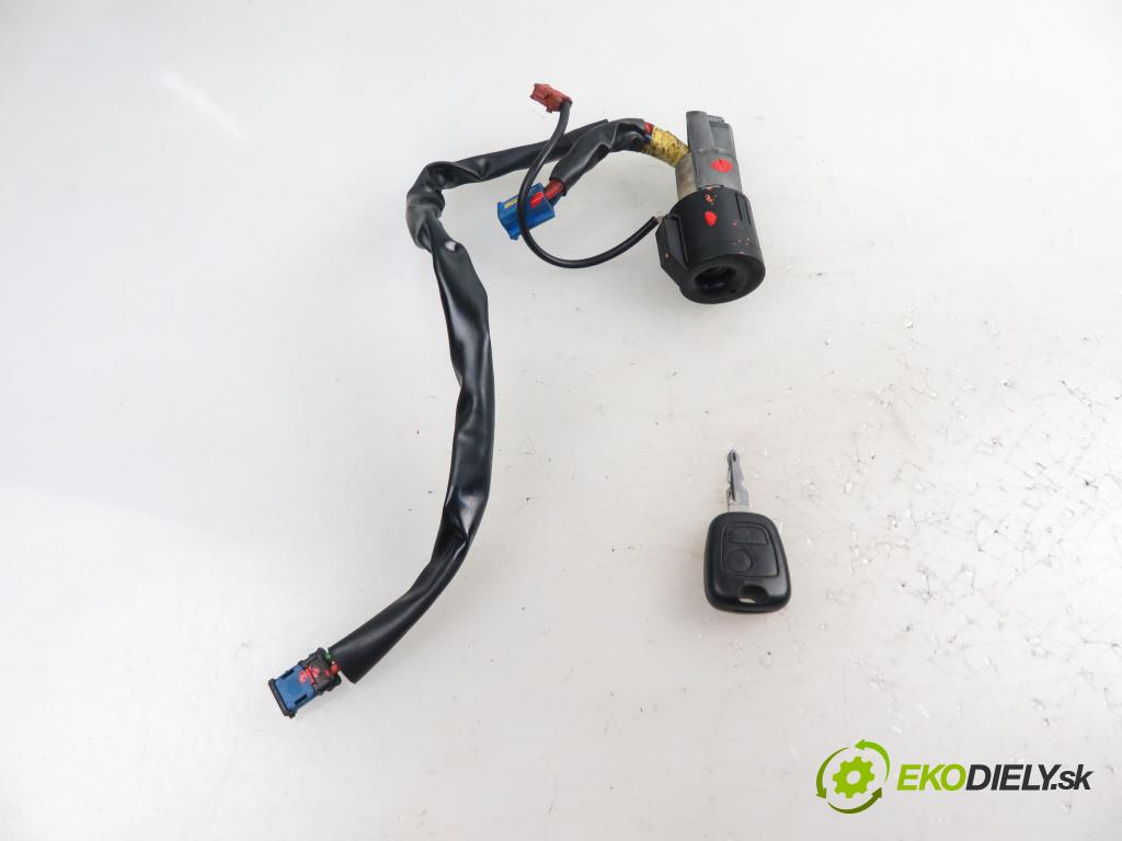 PEUGEOT 206 liftback (2A/C) HB 2002 1398,00 Stacyjki 1398,00 spinačka 9641551180 (Spínacie skrinky a kľúče)