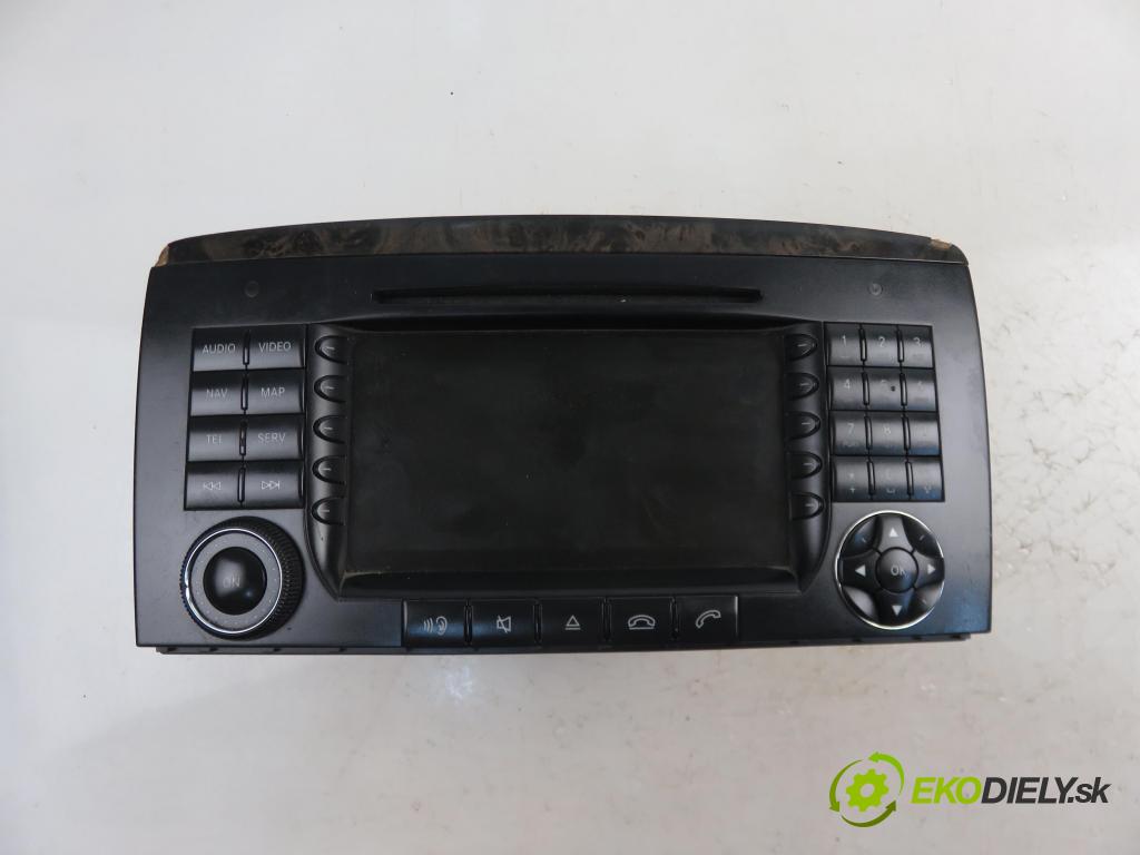 MERCEDES-BENZ KLASA R (W251, V251) CROSSOVER 2008 2987,00 Radioodtwarzacze 2987,00 RADIO CD A2518708089