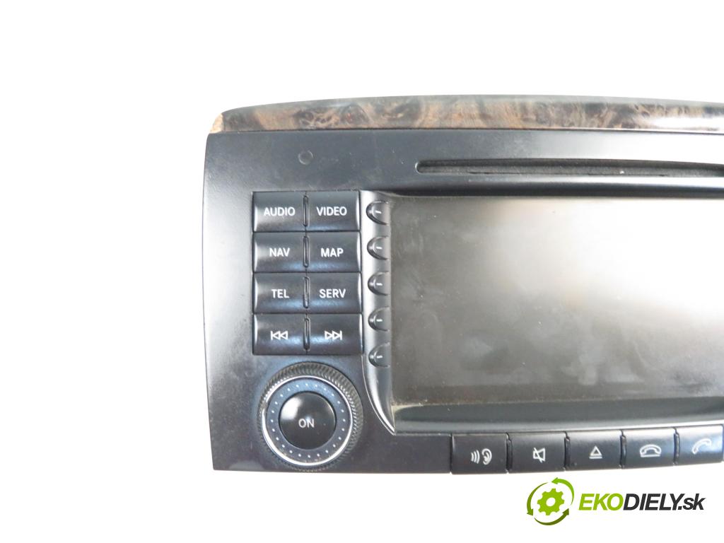 MERCEDES-BENZ KLASA R (W251, V251) CROSSOVER 2008 2987,00 Radioodtwarzacze 2987,00 RADIO CD A2518708089