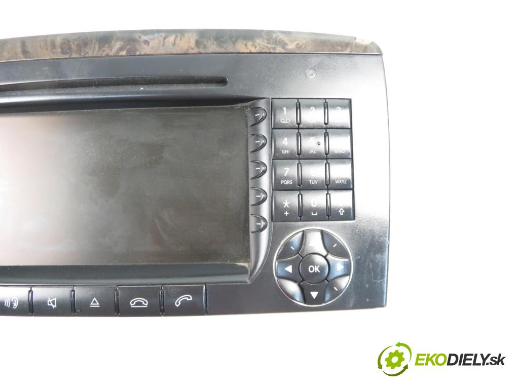 MERCEDES-BENZ KLASA R (W251, V251) CROSSOVER 2008 2987,00 Radioodtwarzacze 2987,00 RADIO CD A2518708089