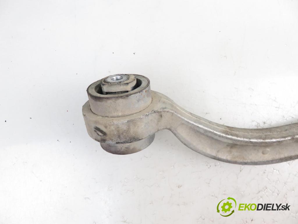 AUDI A4 (8D2, B5) SEDAN 1995 1595,00 Wahacze 1595,00 Rameno dolné pravy zadný