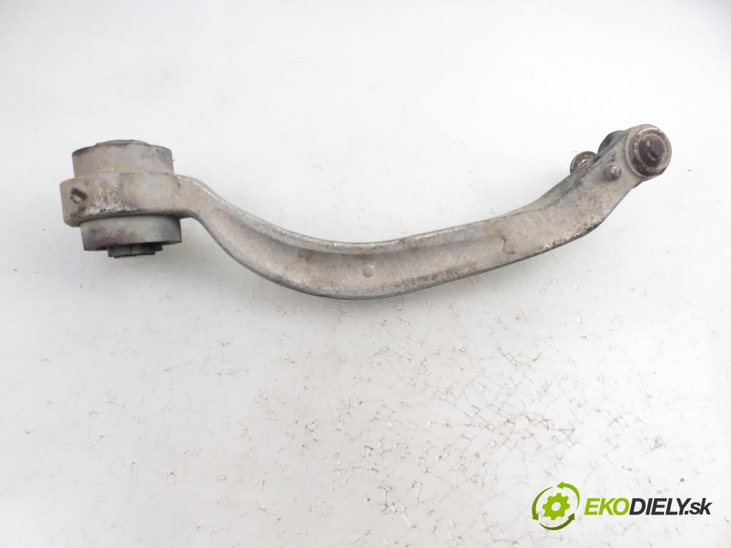 AUDI A4 (8D2, B5) SEDAN 1995 1595,00 Wahacze 1595,00 Rameno dolné pravy zadný