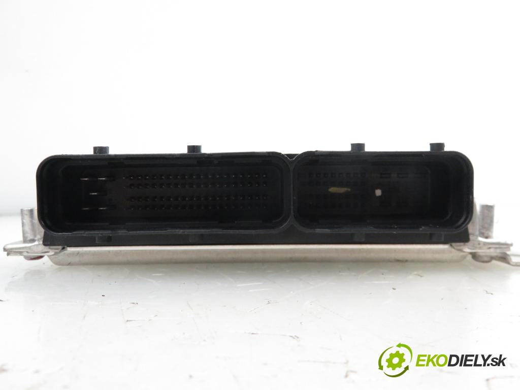 HYUNDAI GETZ (TB) HB 2007 1086,00 Sterowniki silnika 1086,00 Riadiaca jednotka Motor 3911002AA5; 9030930372F