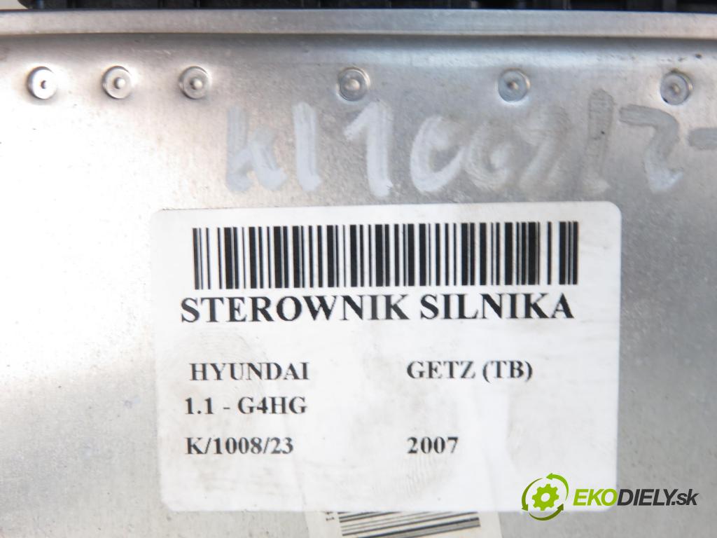 HYUNDAI GETZ (TB) HB 2007 1086,00 Sterowniki silnika 1086,00 Riadiaca jednotka Motor 3911002AA5; 9030930372F