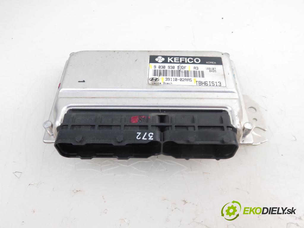 HYUNDAI GETZ (TB) HB 2007 1086,00 Sterowniki silnika 1086,00 Riadiaca jednotka Motor 3911002AA5; 9030930372F