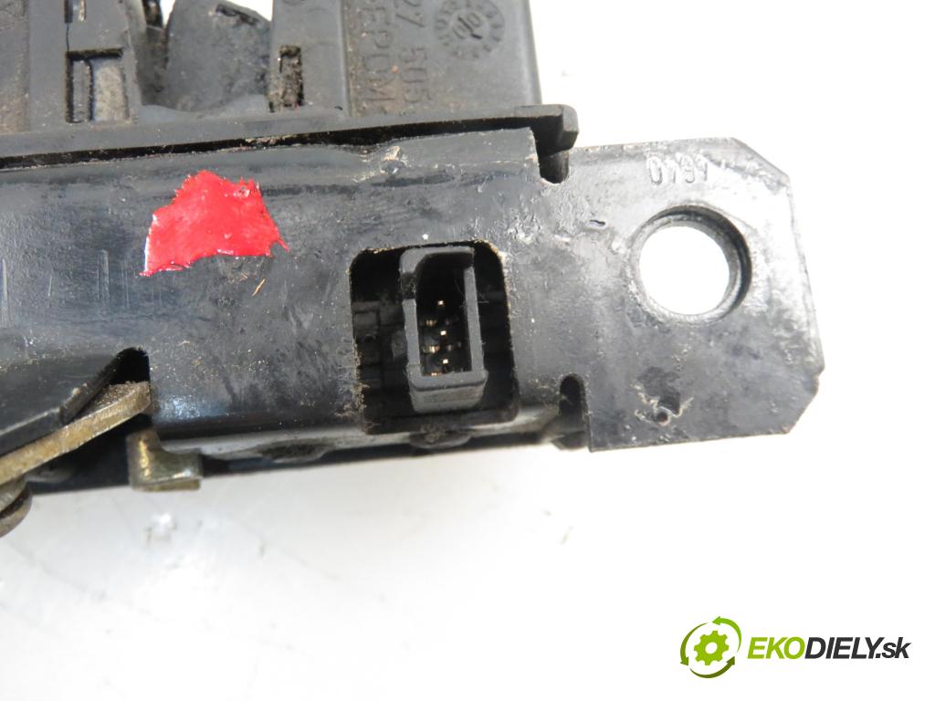 SEAT LEON (1M1) HB 2001 81,00 1.9 TDI 110 - ASV 1896,00 zámok dverí kufor EL. 3B9827505C