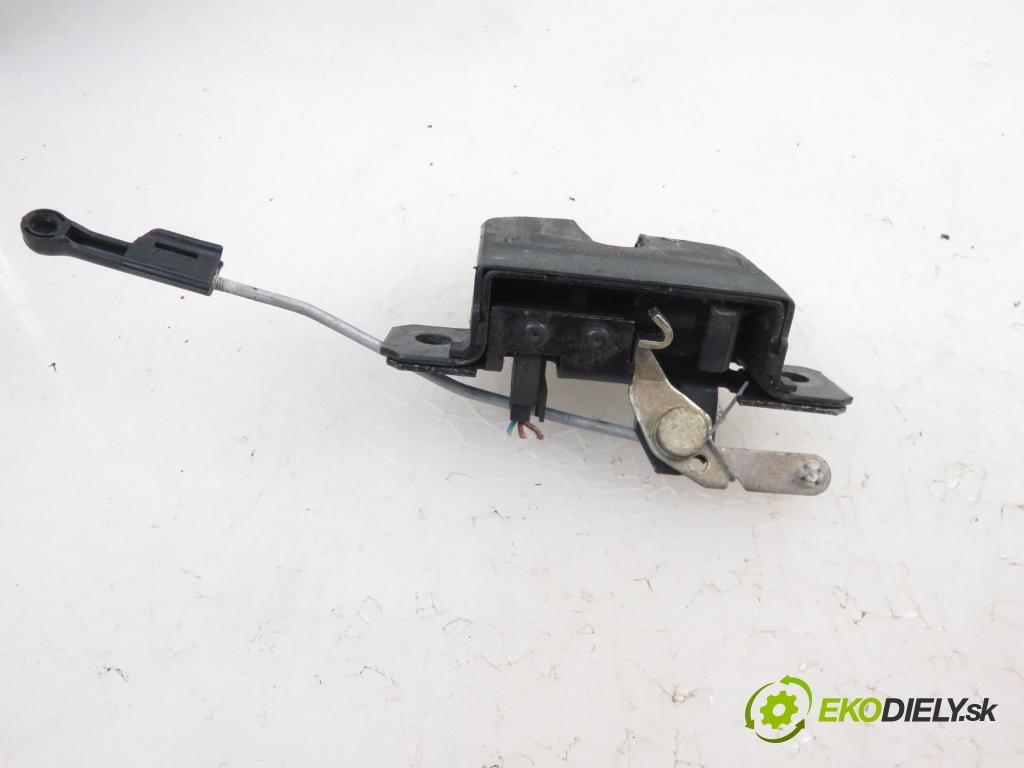 SEAT LEON (1M1) HB 2001 81,00 1.9 TDI 110 - ASV 1896,00 zámok dverí kufor EL. 3B9827505C