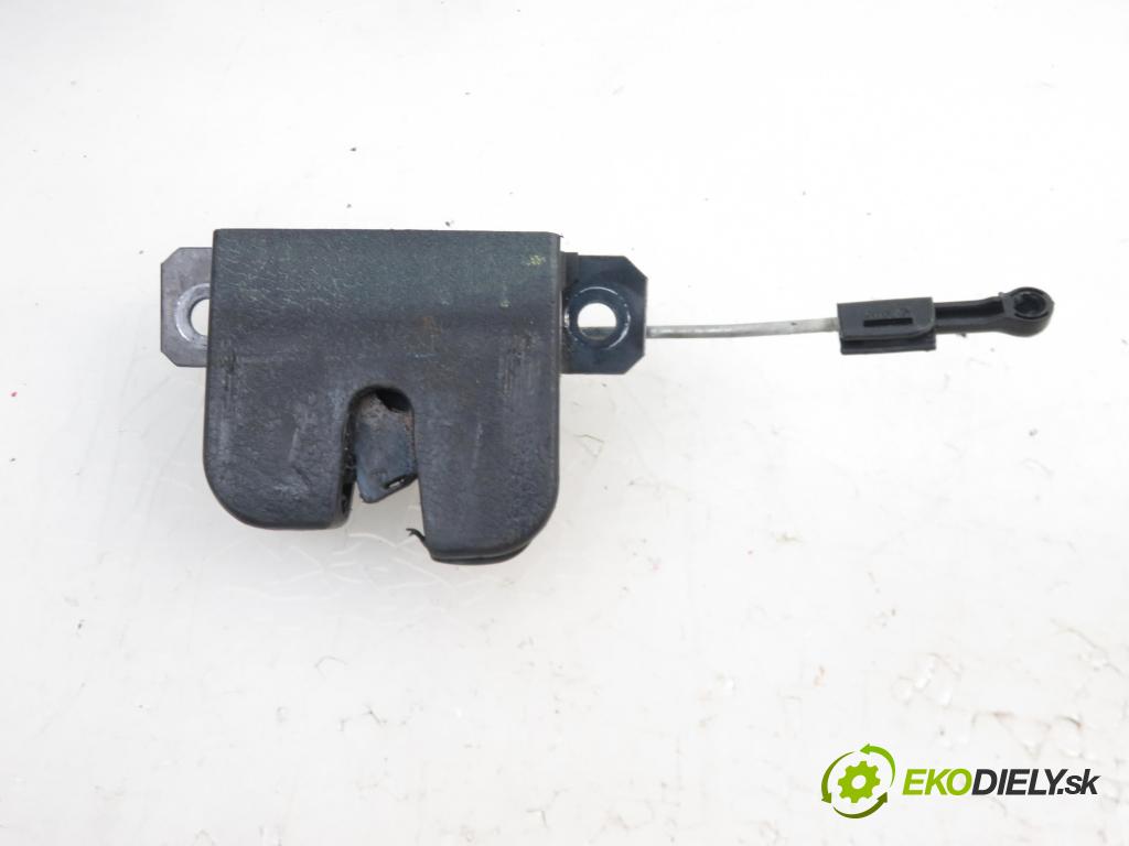 SEAT LEON (1M1) HB 2001 81,00 1.9 TDI 110 - ASV 1896,00 zámok dverí kufor EL. 3B9827505C