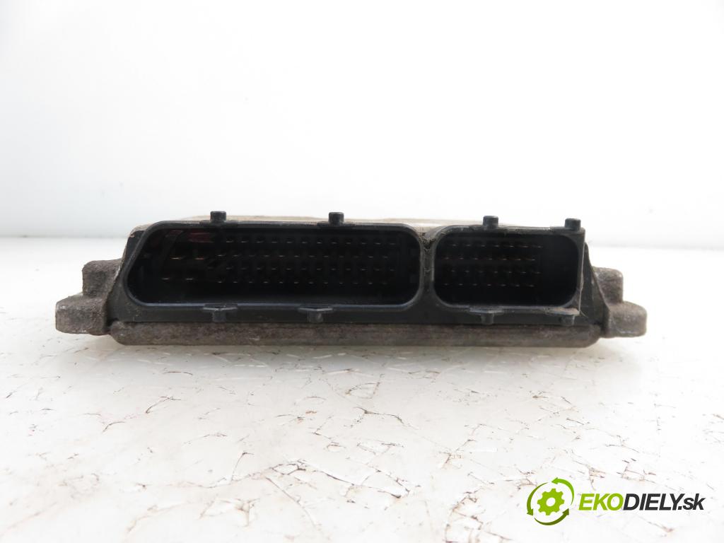 VW POLO (6N1) HB 1999 1896,00 Sterowniki silnika 1896,00 Riadiaca jednotka Motor 038906013D; 0281001679