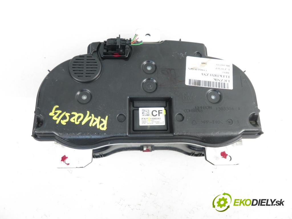 OPEL CORSA D (S07) HB 2009 44,00 1.0 12V 60 - Z 10 XEP 998,00 Prístrojovka elektrický 13285363CF ; 13285363