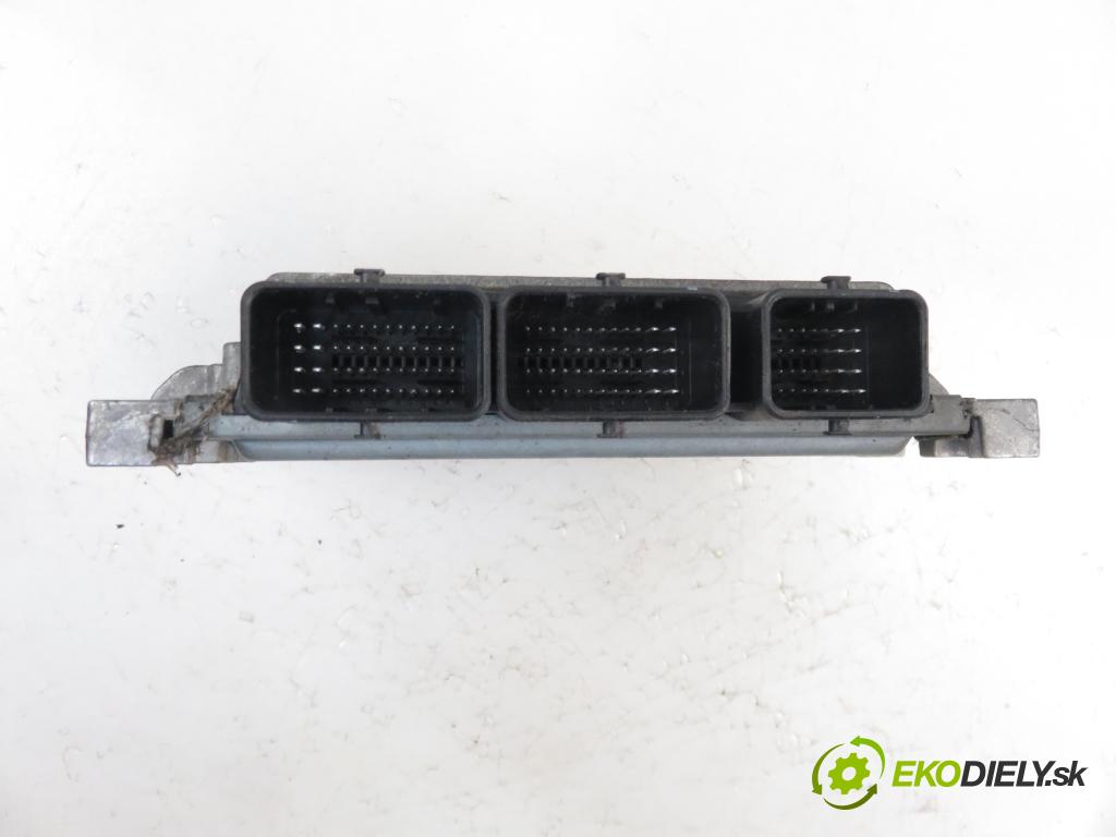 RENAULT MEGANE II Kombi (KM0/1_) KOMBI 2007 1461,00 Sterowniki silnika 1461,00 Riadiaca jednotka Motor S122326111A; 8200766462; 8200592611