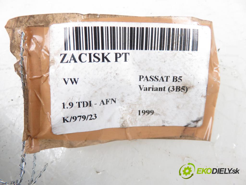 VW PASSAT B5 Variant (3B5) KOMBI 1999 1896,00 Zaciski 1896,00 Brzdič strmeň pravé zadné 