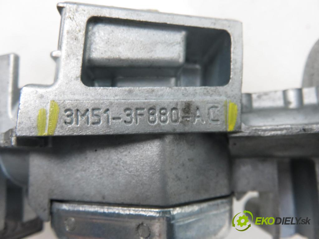 MAZDA 5 (CR19) MINIVAN 2007 1998,00 Stacyjki 1998,00 spinačka X1T26471A; 3M513F880AC (Spínacie skrinky a kľúče)