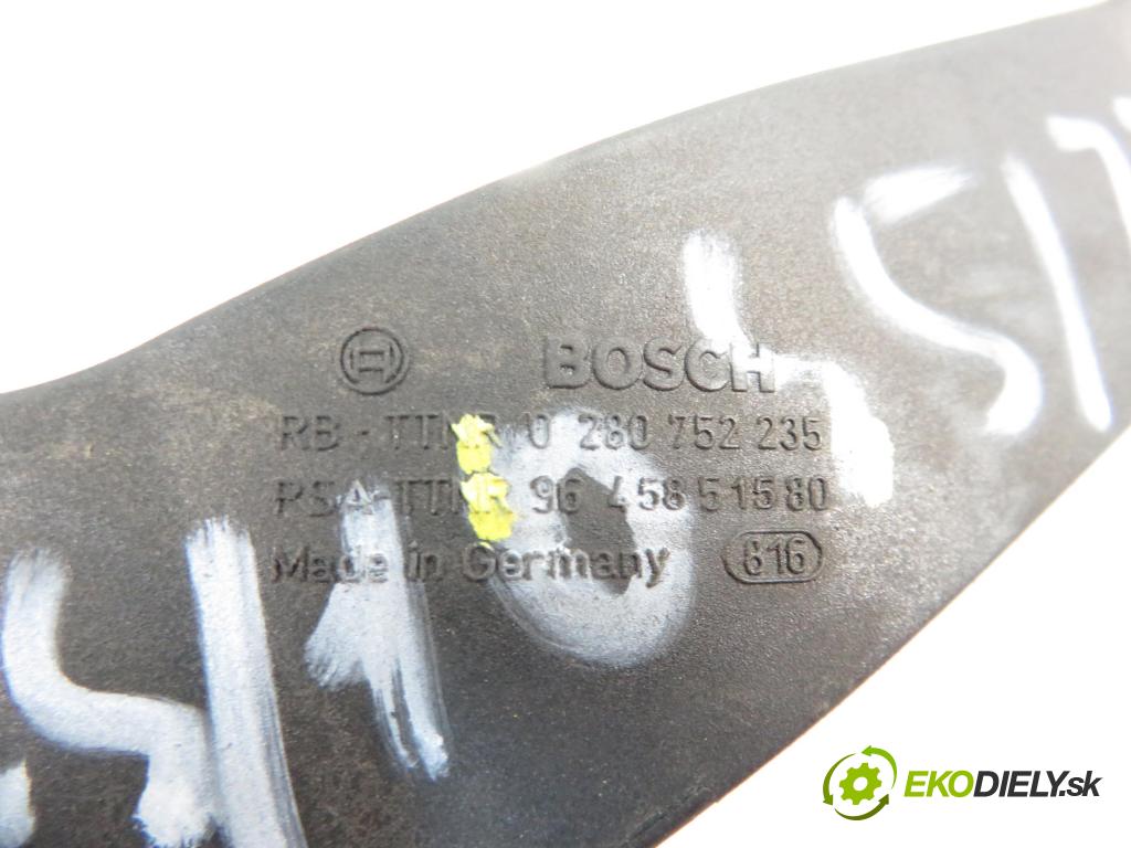 PEUGEOT 307 (3A/C) HB 2003 1997,00 Pozostałe 1997,00 Potenciometer plynového pedálu 0280752235; 9645851580 (Pedále)