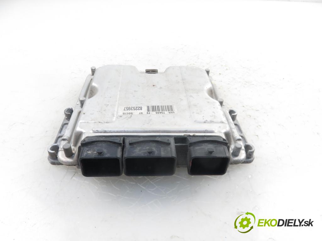 PEUGEOT 307 (3A/C) HB 2003 1997,00 Sterowniki silnika 1997,00 Riadiaca jednotka Motor 9644606180; 0281010779