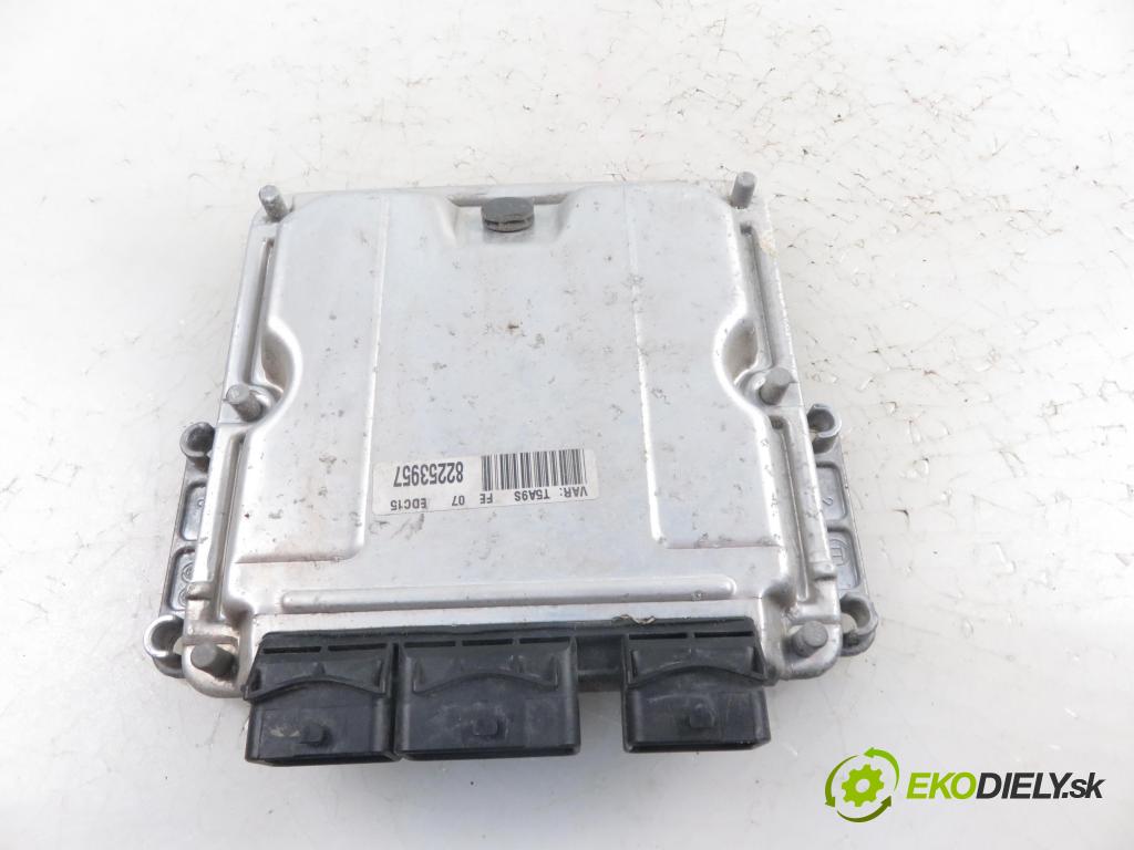 PEUGEOT 307 (3A/C) HB 2003 1997,00 Sterowniki silnika 1997,00 Riadiaca jednotka Motor 9644606180; 0281010779