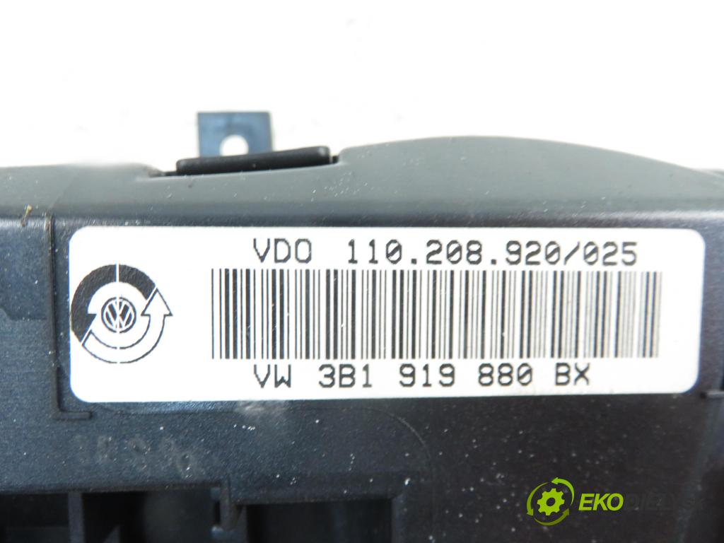 VW PASSAT B5 (3B2) SEDAN 1998 1781,00 Liczniki, zegary 1781,00 Prístrojovka elektrický 3B1919880BX