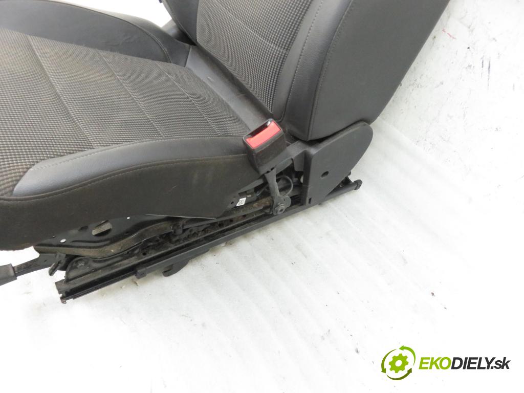 OPEL INSIGNIA A (G09) LIFTBACK 2012 1956,00 Fotele, kanapy 1956,00 Sedadlo CESTUJÚCI/PP