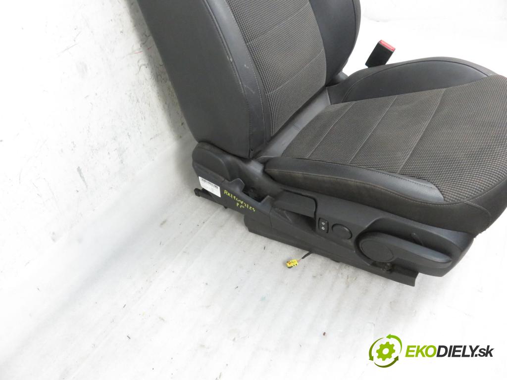 OPEL INSIGNIA A (G09) LIFTBACK 2012 1956,00 Fotele, kanapy 1956,00 Sedadlo CESTUJÚCI/PP