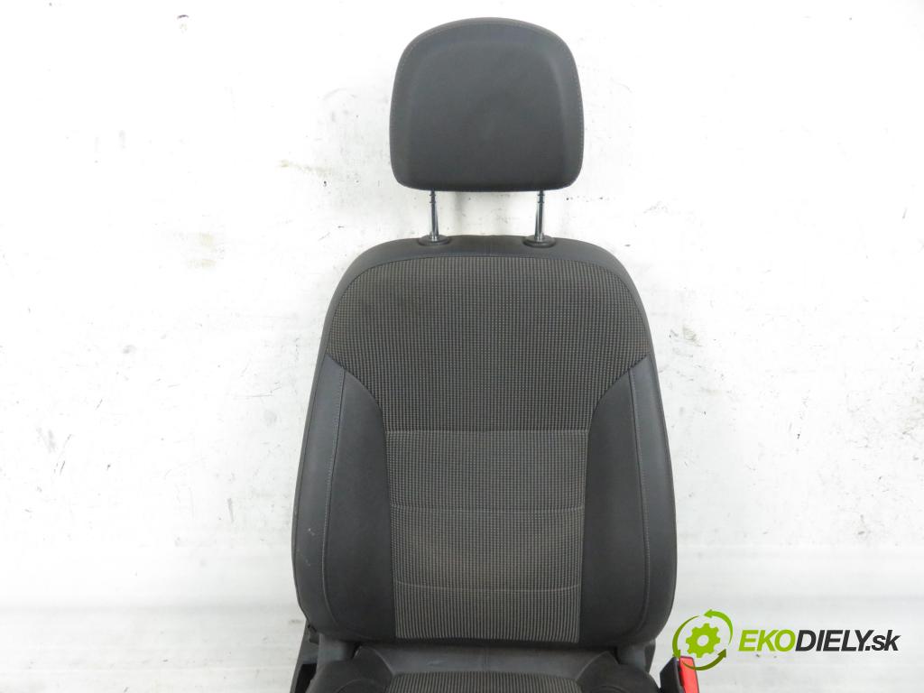 OPEL INSIGNIA A (G09) LIFTBACK 2012 1956,00 Fotele, kanapy 1956,00 Sedadlo CESTUJÚCI/PP