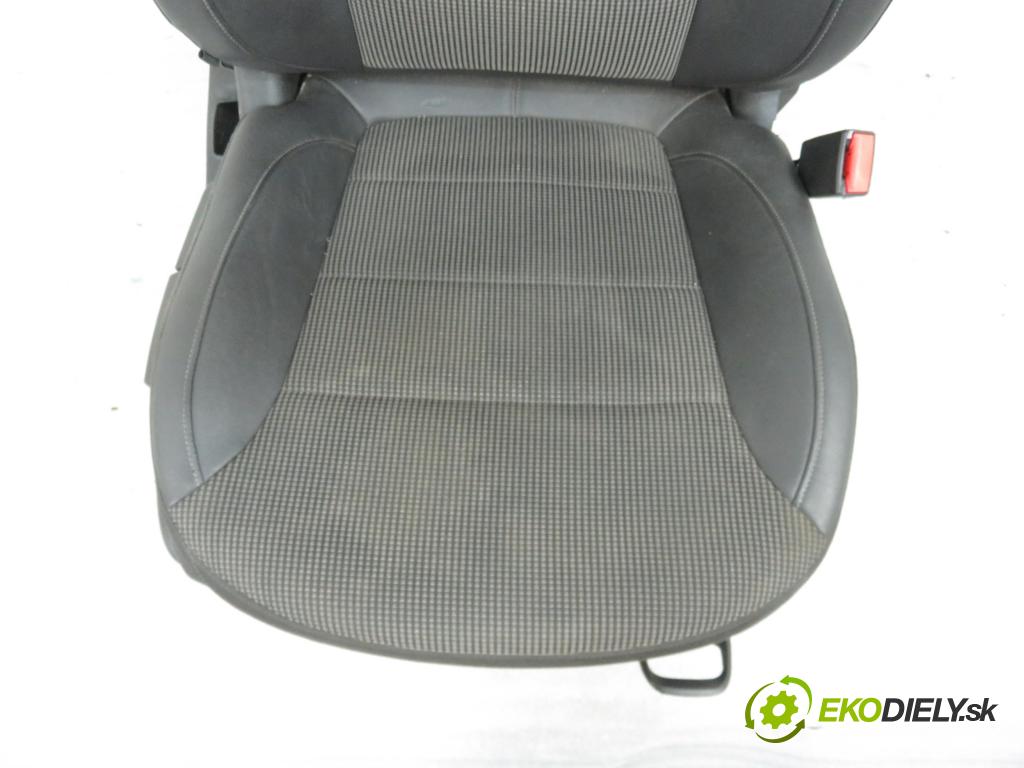 OPEL INSIGNIA A (G09) LIFTBACK 2012 1956,00 Fotele, kanapy 1956,00 Sedadlo CESTUJÚCI/PP