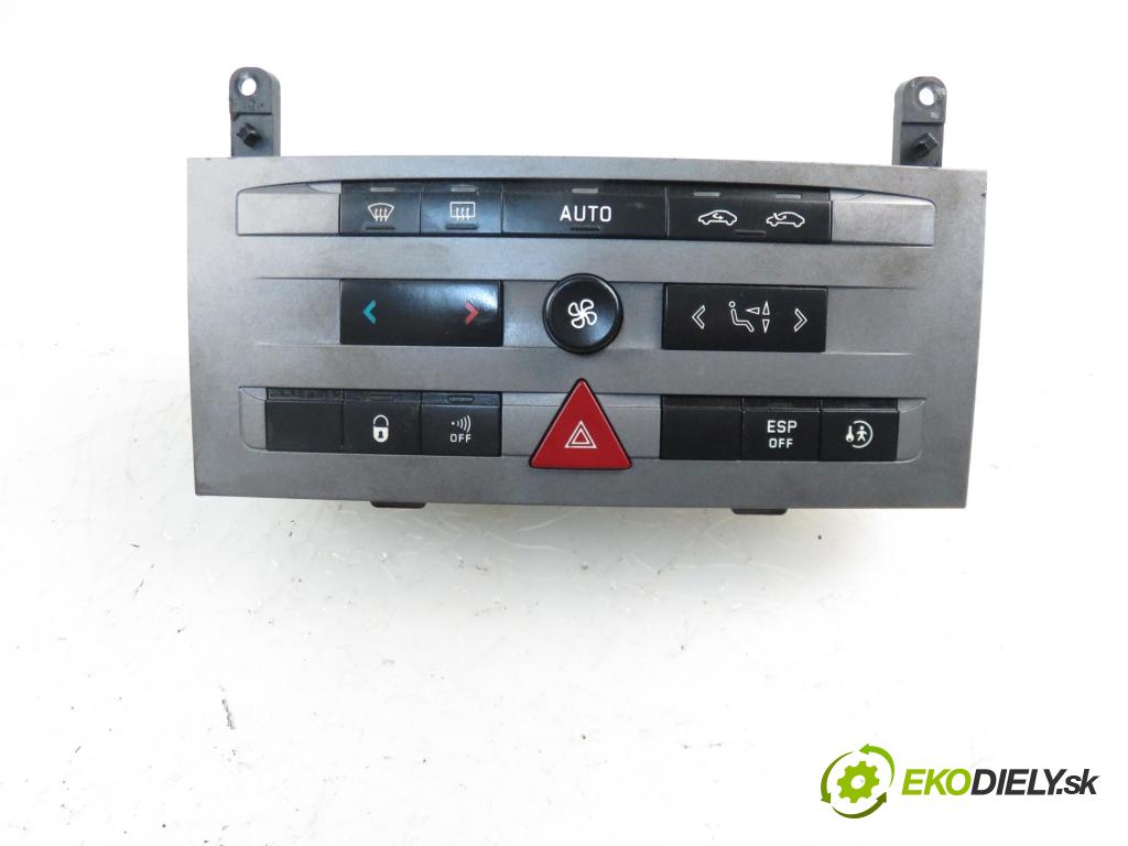PEUGEOT 407 (6D_) SEDAN 2005 92,00 1.8 16V - 6FY (EW7A) 1749,00 Panel kúrenia KLIMATRONIK 96610448 ; 96470290XT ; 96491577XT