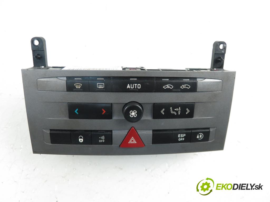 PEUGEOT 407 (6D_) SEDAN 2005 92,00 1.8 16V - 6FY (EW7A) 1749,00 Panel kúrenia KLIMATRONIK 96610448 ; 96470290XT ; 96491577XT