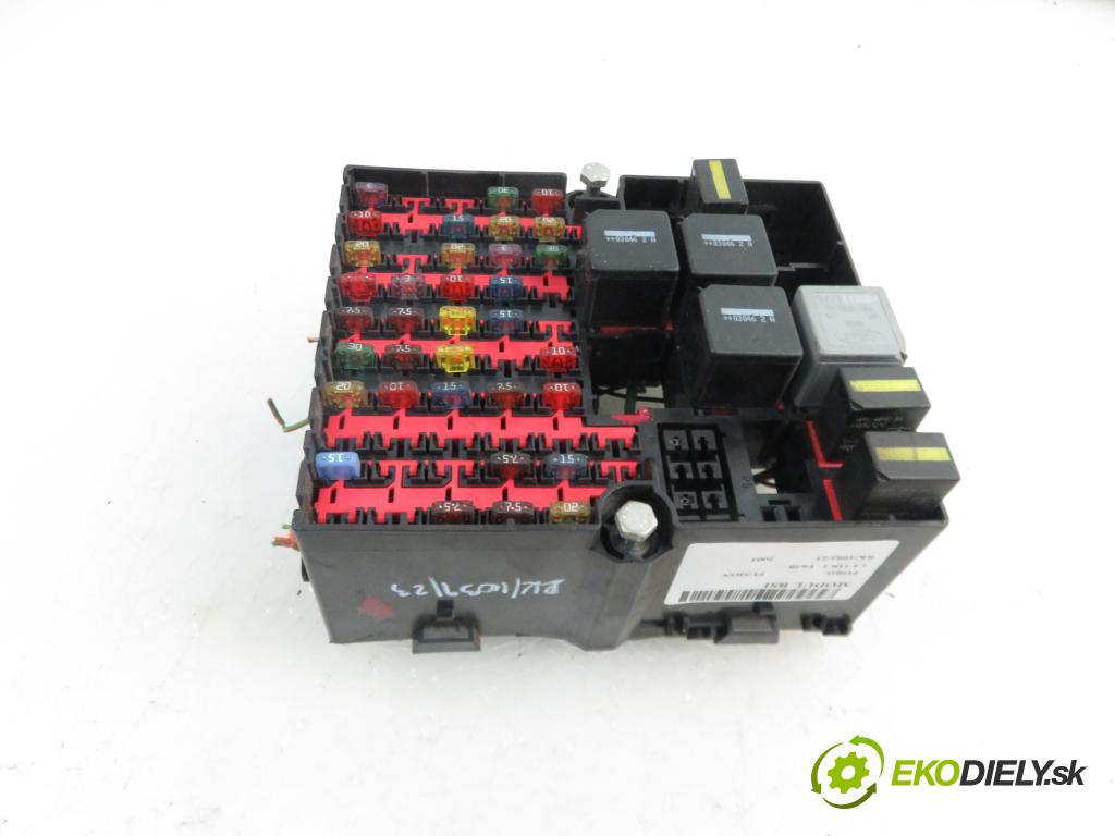 FORD FUSION (JU_) HB 2003 1399,00 Skrzynki bezpieczników 1399,00 Skrinka POJISTKY: 2N1T14401BJ