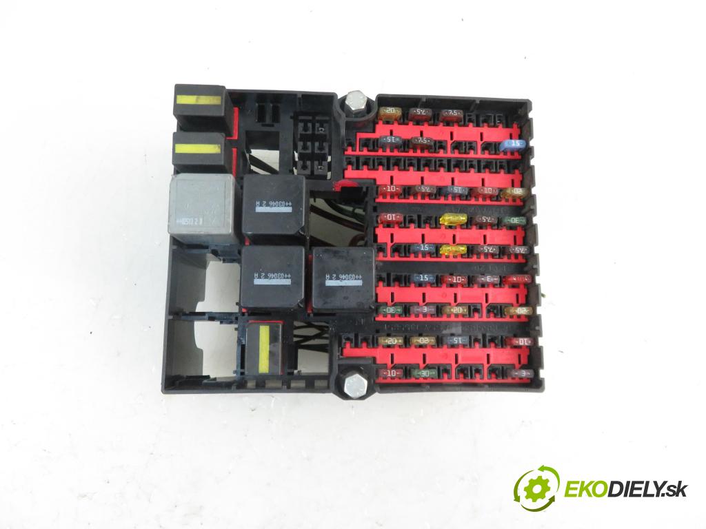 FORD FUSION (JU_) HB 2003 1399,00 Skrzynki bezpieczników 1399,00 Skrinka POJISTKY: 2N1T14401BJ