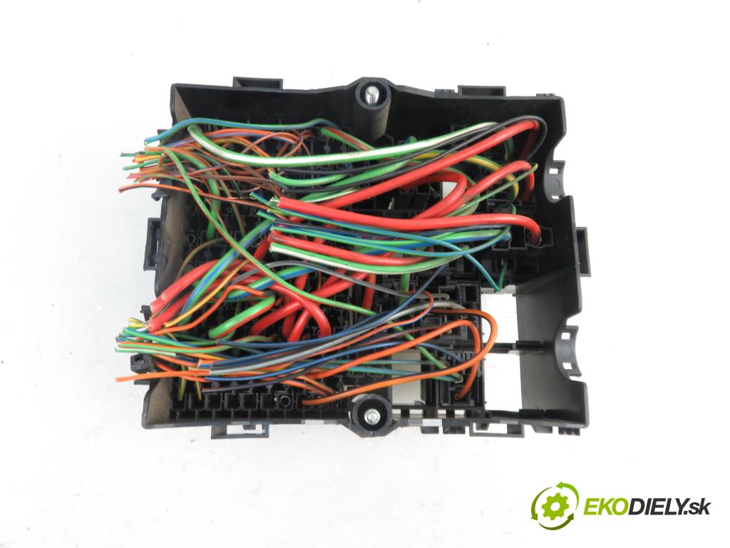 FORD FUSION (JU_) HB 2003 1399,00 Skrzynki bezpieczników 1399,00 Skrinka POJISTKY: 2N1T14401BJ