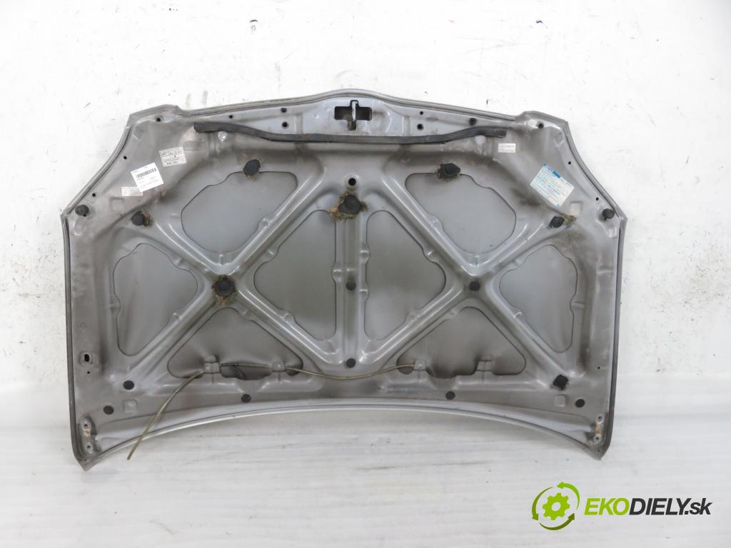 TOYOTA COROLLA (_E12_) HB 2004 66,00 2.0 D-4D 1995,00 kapota