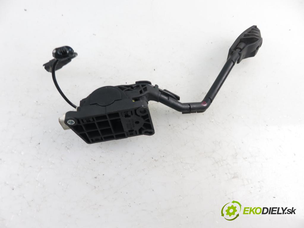 PEUGEOT 407 (6D_) SEDAN 2005 1997,00 Pozostałe 1997,00 Potenciometer plynového pedálu 9650341780 ; 0280755012 (Pedále)