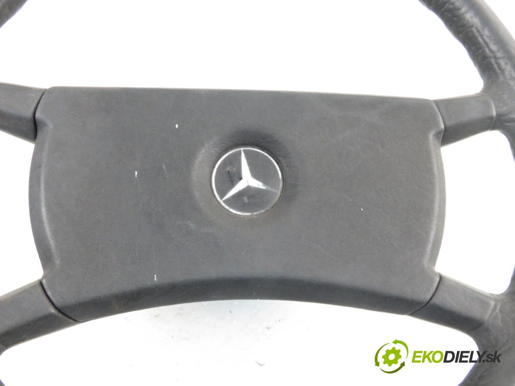 MERCEDES-BENZ 123 sedan (W123) SEDAN 1983 2998,00 Kierownice 2998,00 Volant 1264640017 (Volanty)