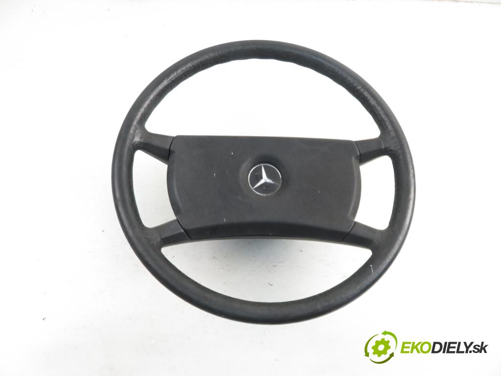 MERCEDES-BENZ 123 sedan (W123) SEDAN 1983 2998,00 Kierownice 2998,00 Volant 1264640017 (Volanty)