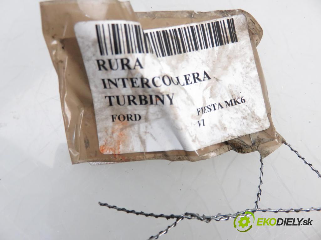 FORD FIESTA VI (CB1,CCN) HB 2009 1560,00 Przewody chłodnic powietrza 1560,00 Rúra intercoolera turba 8V516N650AC; 8V516N650BC