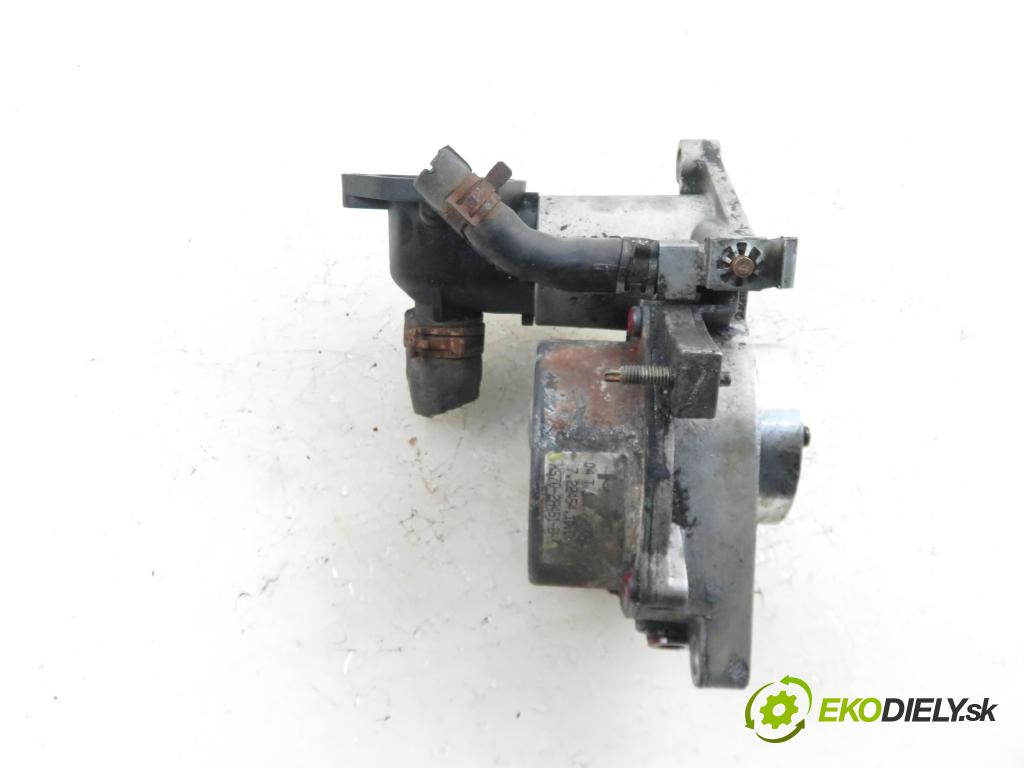 FORD MONDEO III Turnier (BWY) KOMBI 2004 96,00 2.0 TDCi 130 - N7BA 1998,00 pumpa vakuová XS7Q2A451BH