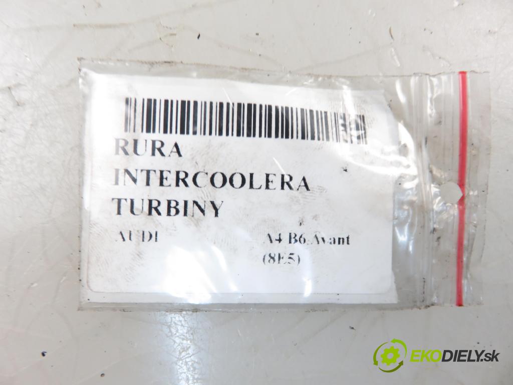 AUDI A4 Avant (8E5, B6) KOMBI 2004 2496,00 Przewody chłodnic powietrza 2496,00 Rúra intercoolera turba 8E0145737A