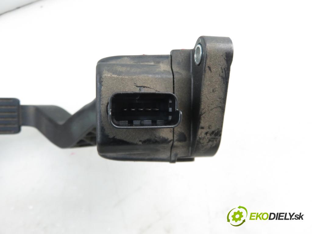 CITROEN C4 I (LC_) HB 2007 80,00 1.6 HDi 109 - 9HZ (DV6TED4) 1560,00 Potenciometer plynového pedálu 9680565880 ; 0280755041 (Pedále)